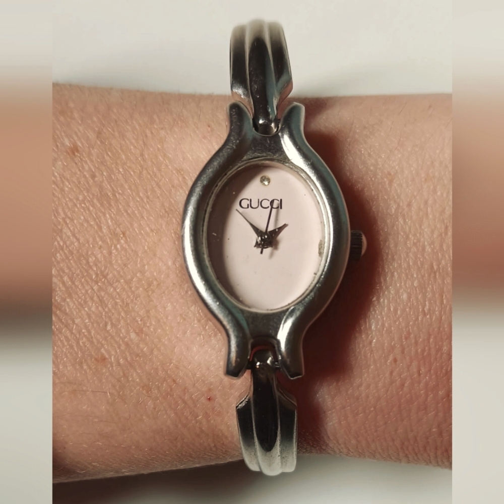 WOMENS GUCCI WATCH 9000L